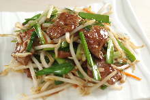 Stir-fried liver and garlic chives