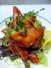 Deep-fried spicy chicken wing tips