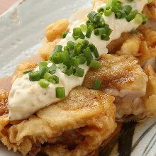 Fried chicken with vinegar and tartar sauce