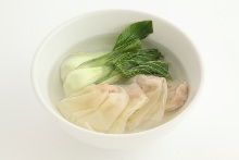 Shanghai-style soup with wonton