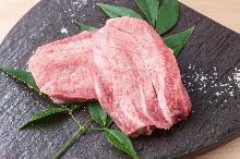 Thickly sliced premium beef tongue