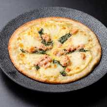 Crab and mayonnaise pizza