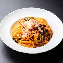 Creamy crab tomato pasta