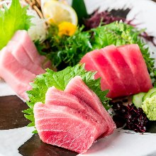 Assorted tuna sashimi