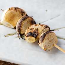 Grilled garlic skewer