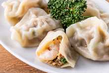 Boiled shrimp gyoza