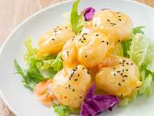 Fried shrimp dressed with mayonnaise