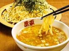 Ramen noodles with dipping sauce