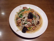 Stir-fried liver and garlic chives