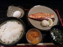 Salted and grilled mackerel set meal