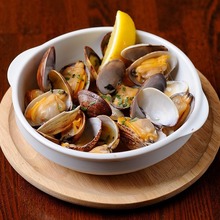 Manila clams steamed in white wine