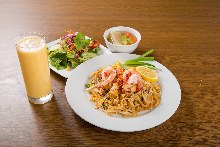 Pad thai