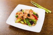 Stir-fried shrimp and asparagus