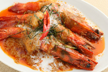 Stir-fried spicy whole shrimp