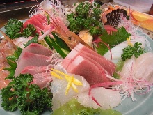 Assorted sashimi