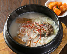 Gomtang soup