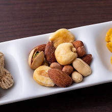 Assortment of 3 types, mainly peanuts from Yachimata
