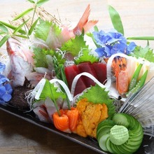 Assorted sashimi