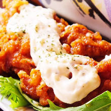 Fried chicken with vinegar and tartar sauce