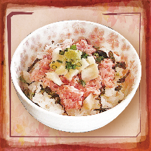 Raw fatty tuna rice bowl