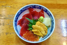Lean tuna, salmon roe, and sea urchin rice bowl