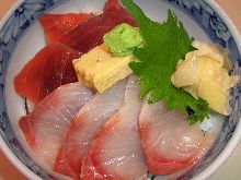 Lean tuna and Japanese amberjack rice bowl