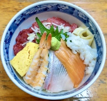 Seafood rice bowl with tuna rib