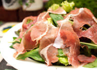 Arugula and prosciutto salad
