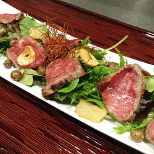 Seared beef salad