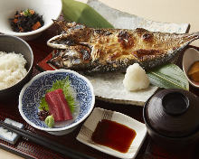Salted and grilled mackerel set meal