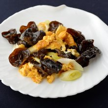 Stir-fried egg and wood ear mushrooms