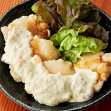 Fried chicken with vinegar and tartar sauce