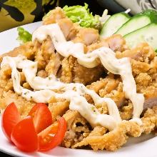 Fried chicken with vinegar and tartar sauce