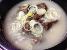 Gomtang soup