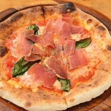 Raw ham pizza