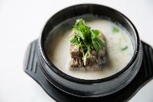 Gomtang soup