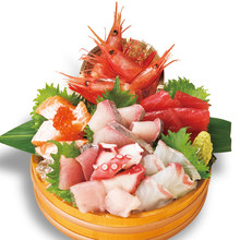 Assorted sashimi