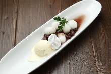 Cream anmitsu (agar gelatin with fruits, sweet red bean paste, and whipped cream)