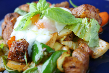 Stir-fried spicy pork loin and root vegetables