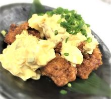 Fried chicken with vinegar and tartar sauce