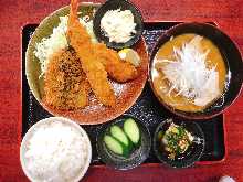 Assorted fried foods set meal