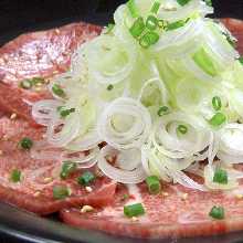 Beef tongue seasoned with salt