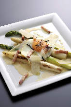 White asparagus salad