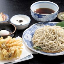 Buckwheat noodles with fried vegetables