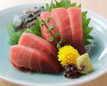 Chutoro (medium fatty tuna) sashimi