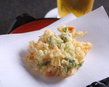 Mixed tempura of small shellfish adductor