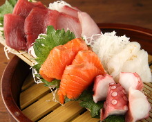 Assorted sashimi