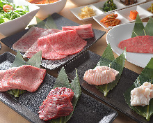 7,700 JPY Course (16 Items) 7,700 JPY Course (16 Items)