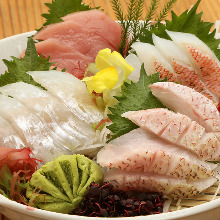 Assorted sashimi