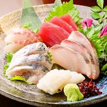 Assorted sashimi